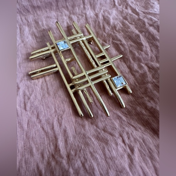 Gilded modernist sculptured brooch, 80’s vtg jewelry, gold plated ,rhinestones - Picture 3 of 16